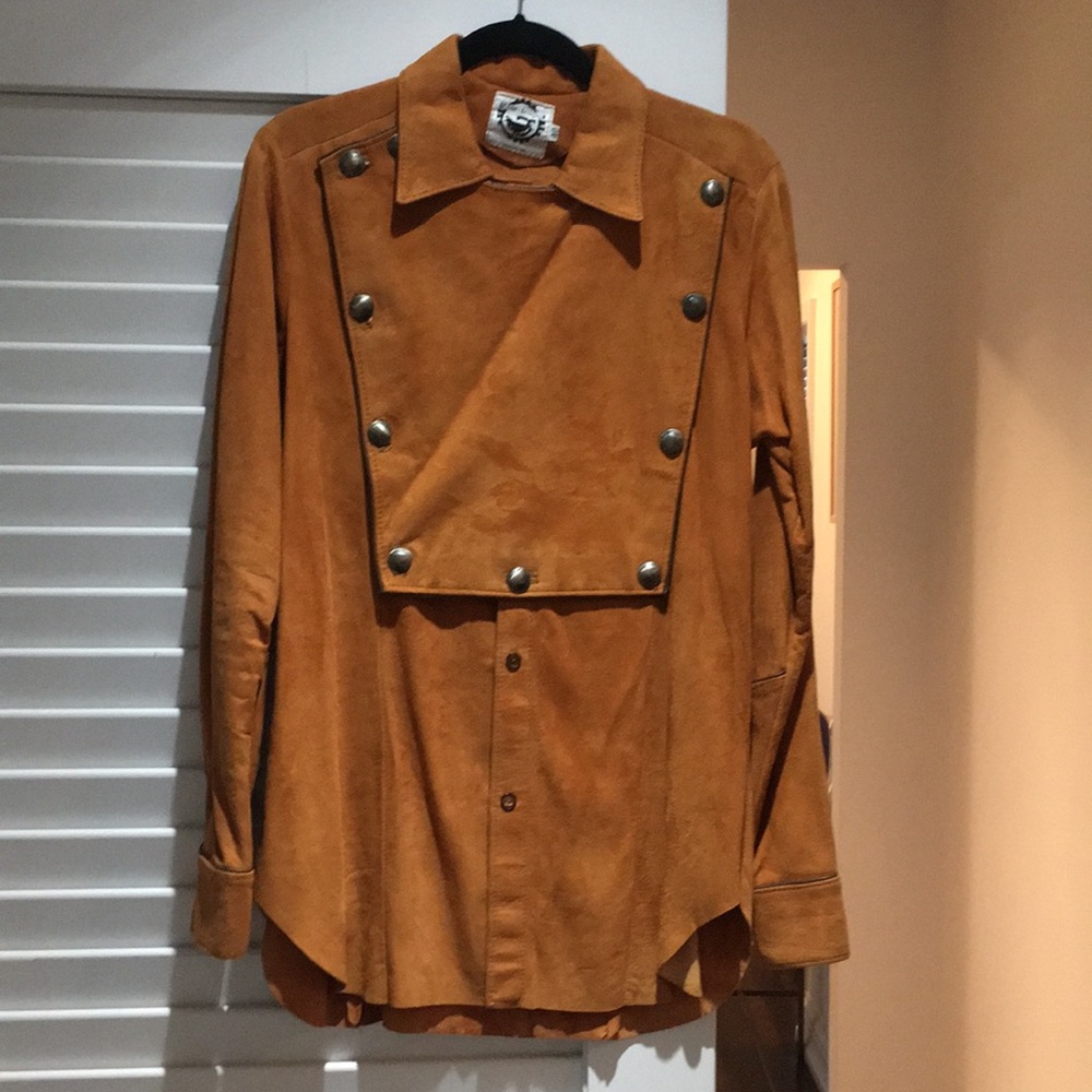 Women’s vintage suede shirt with buffalo buttons